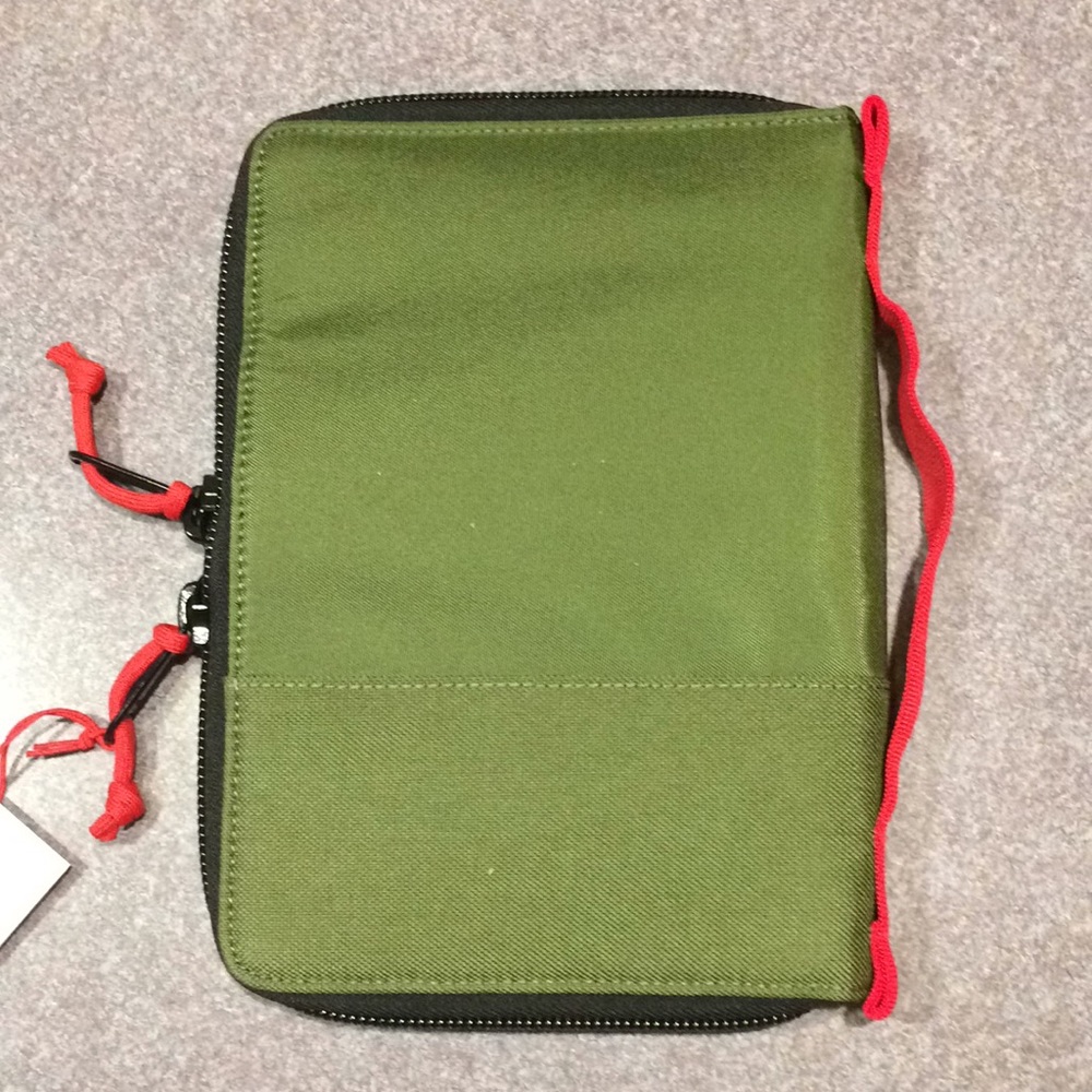 Topo Designs Global Travel Case - Picture 3 of 6